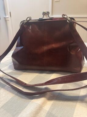 Classic Kiss-Lock Crossbody Bag in Deep Brown Leather
